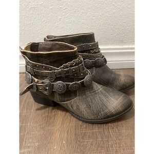 Naughty Monkey Genuine Leather Anchorage Concho Stud Zip Wrap Booties 6.5 NEW